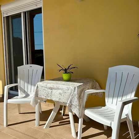 Garden View Appartment Kalavarda Bagian luar foto